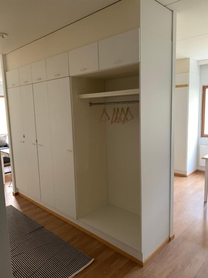 Spacious Family Apt By Metro, Beach, Shopping Centre, Golf, Parks Leilighet